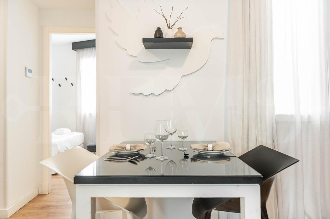 Inviting Duplex In Front Of Picasso Museum By Rems Appartement Málaga Buitenkant foto