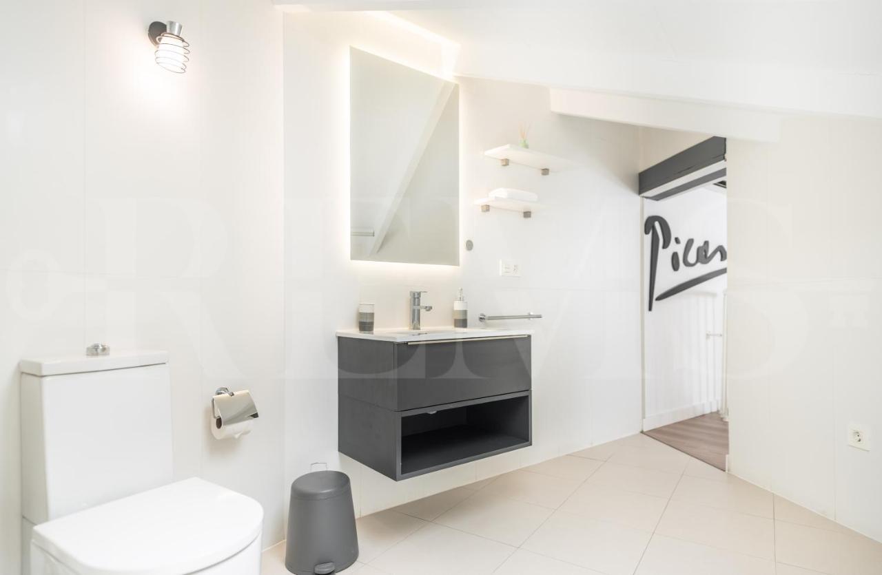 Inviting Duplex In Front Of Picasso Museum By Rems Appartement Málaga Buitenkant foto