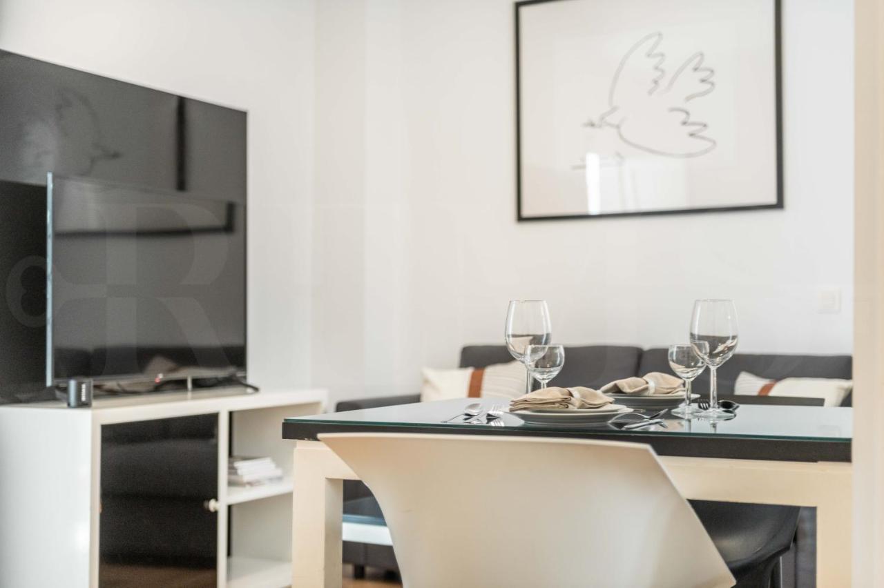 Inviting Duplex In Front Of Picasso Museum By Rems Appartement Málaga Buitenkant foto