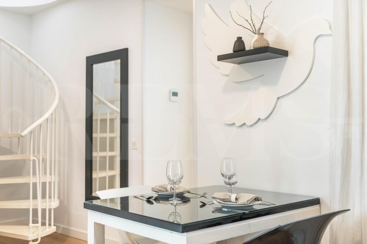 Inviting Duplex In Front Of Picasso Museum By Rems Appartement Málaga Buitenkant foto