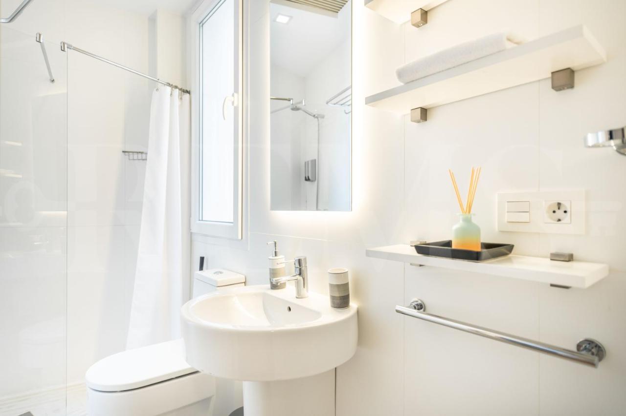 Inviting Duplex In Front Of Picasso Museum By Rems Appartement Málaga Buitenkant foto